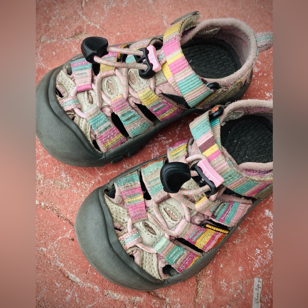 *SOLD* Multicolor toddler keens